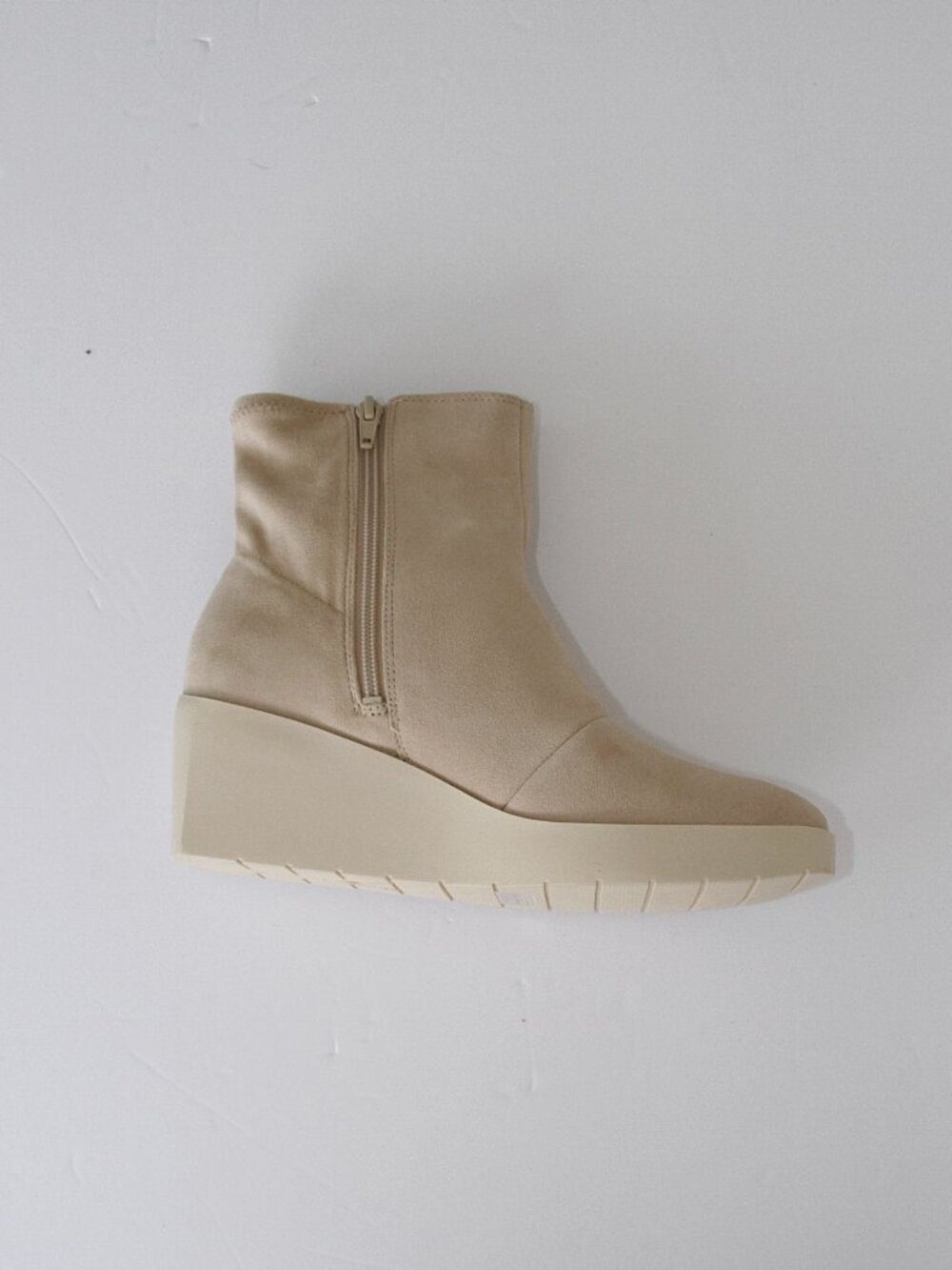 NWT Vionic Suede Ankle Boots
